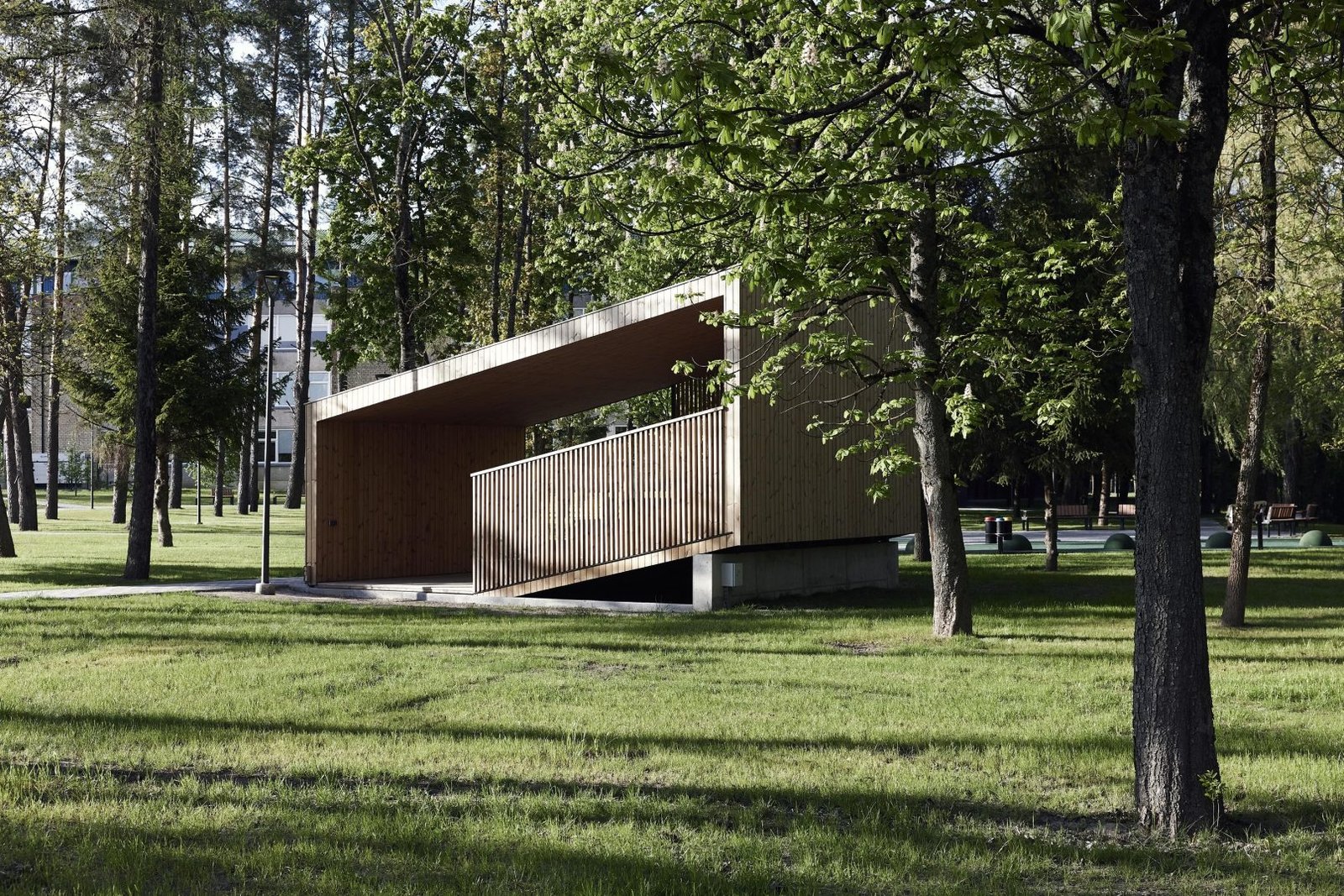 23 Nebrau Ugnes Karvelis