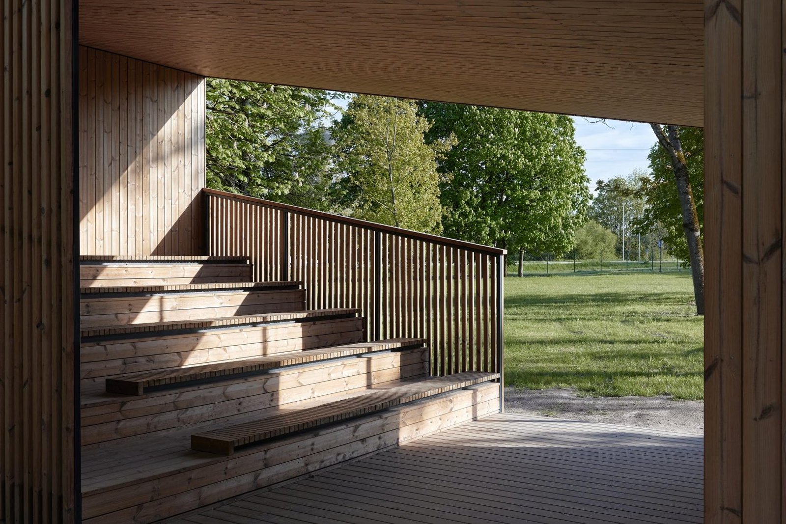 25 Nebrau Ugnes Karvelis