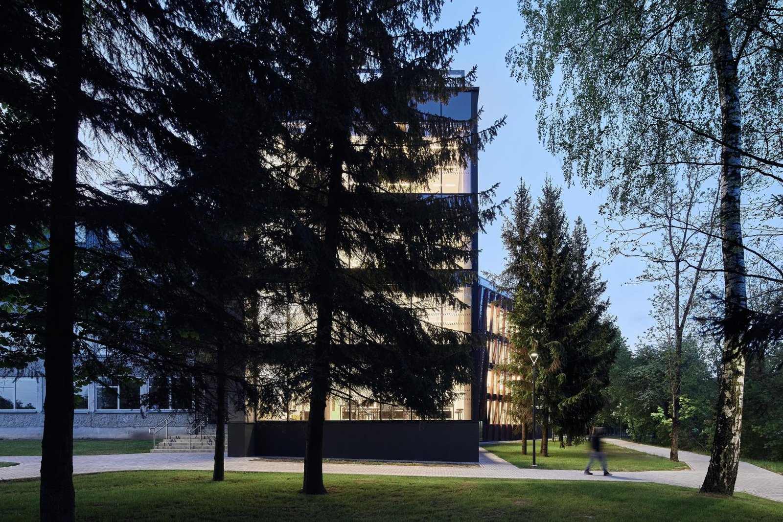 7 Nebrau Ugnes Karvelis