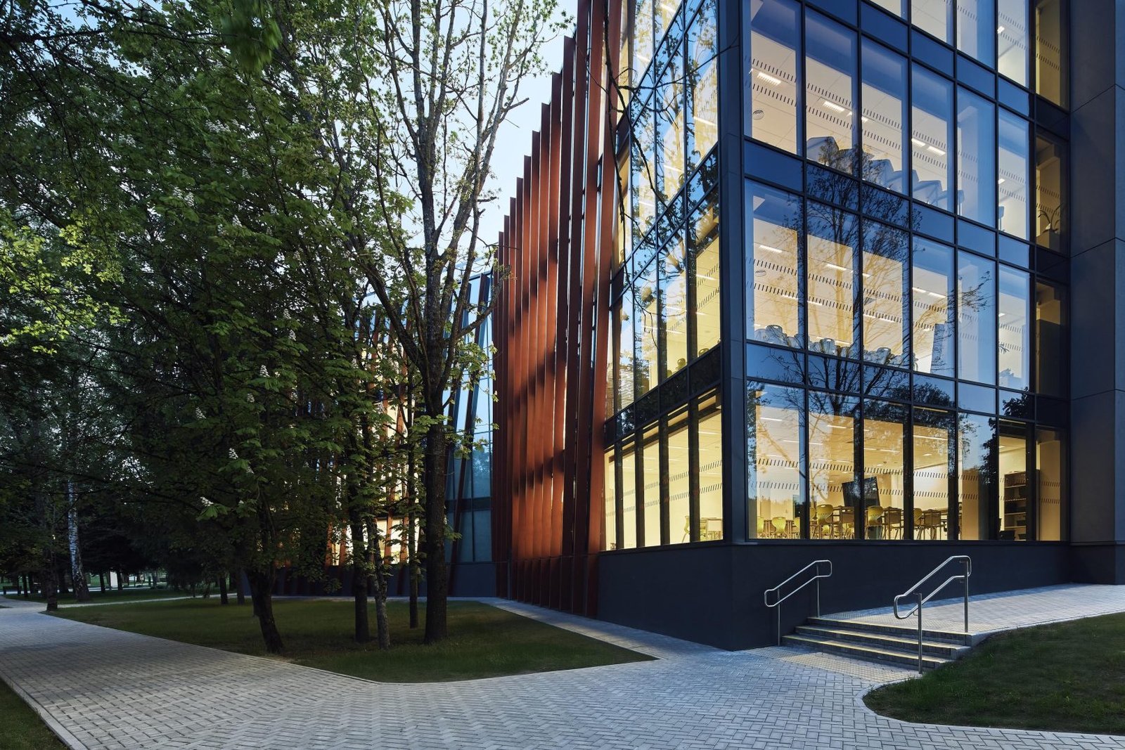 9 Nebrau Ugnes Karvelis