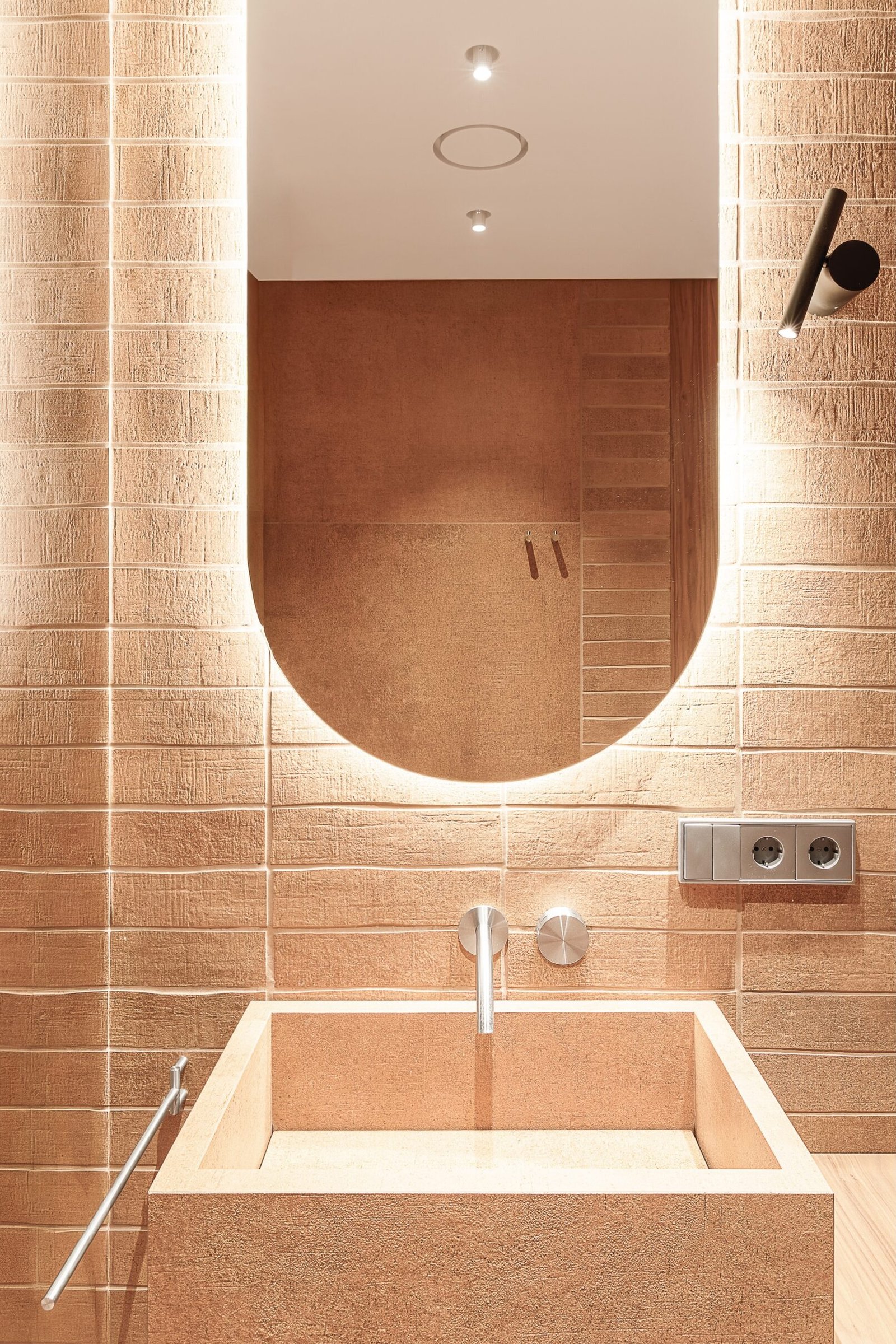 24-120-apartment-interior