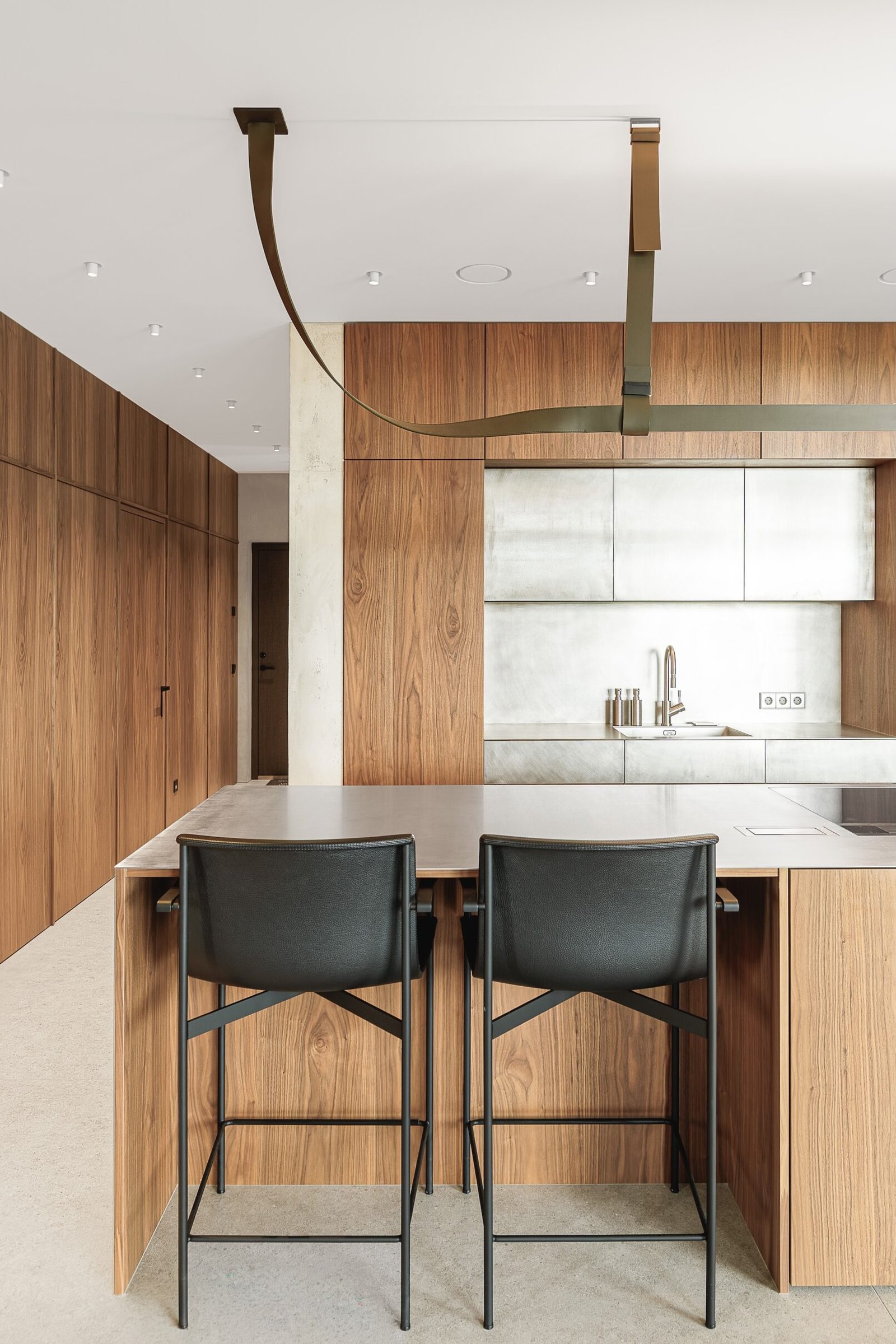 6-120-apartment-interior